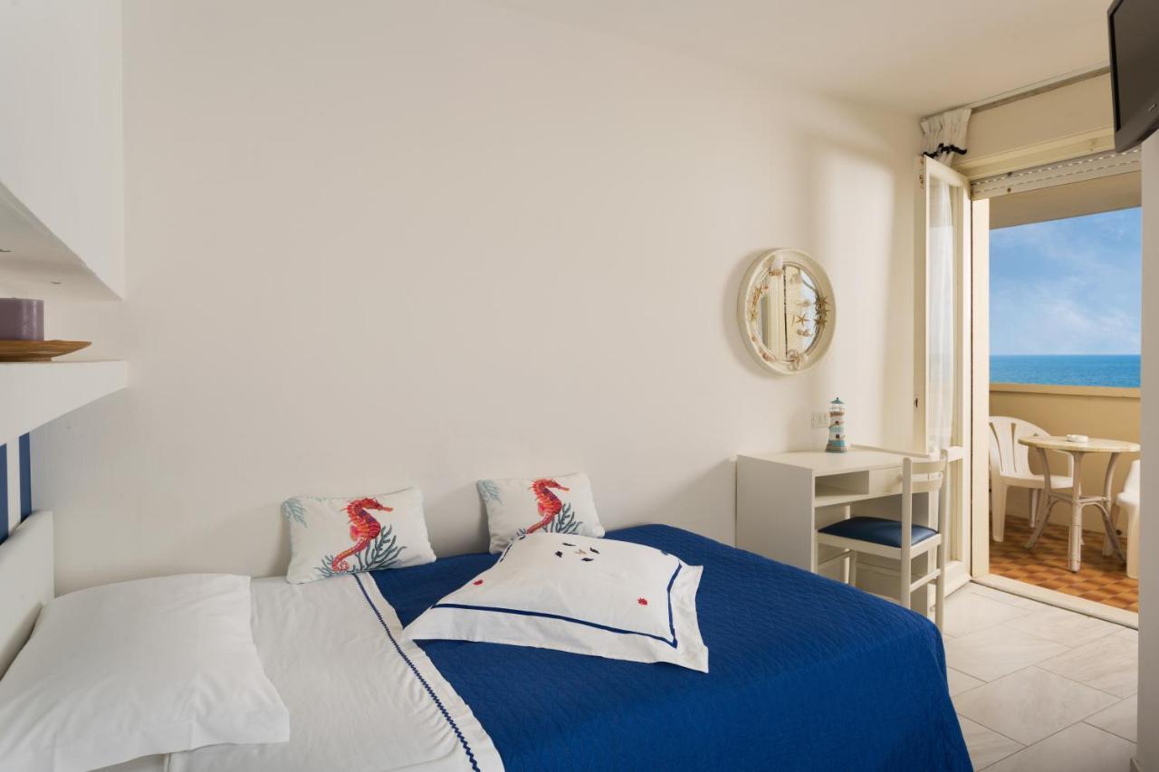 Ambasciatori Hotel - Beach Front -Breakfast Xxl & Brunch Until 12 30Pm Misano Adriatico Exterior foto