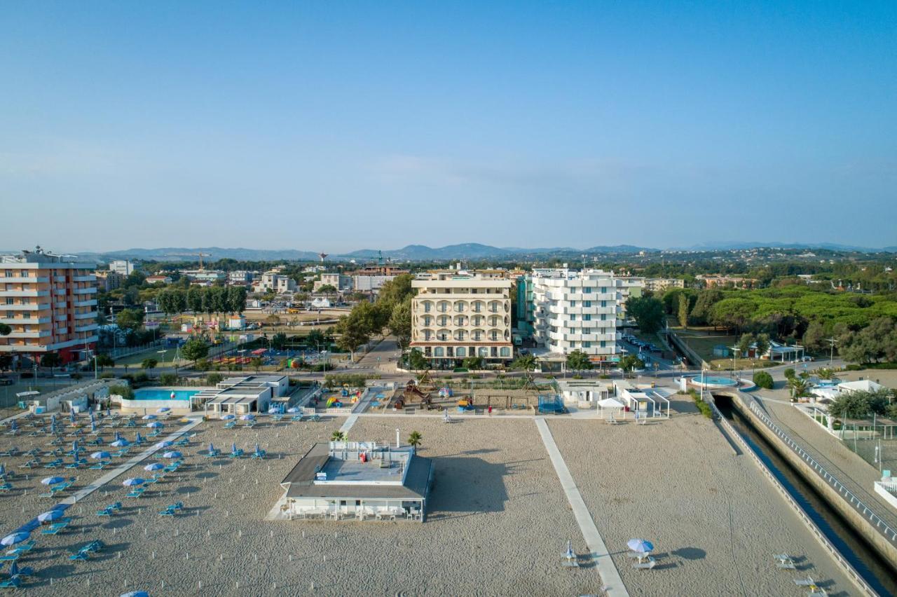 Ambasciatori Hotel - Beach Front -Breakfast Xxl & Brunch Until 12 30Pm Misano Adriatico Exterior foto